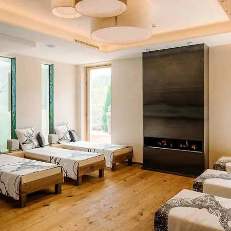 Sedona 4*